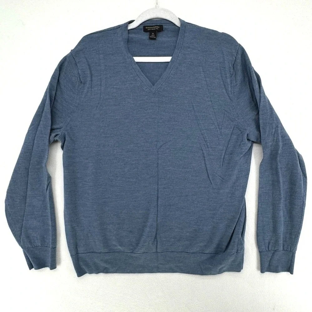 Banana Republic Sweater Mens XL Blue Merino Wool V-Neck Fine Knit Pullover